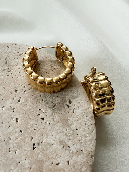 Chunky Ribbed Hoops