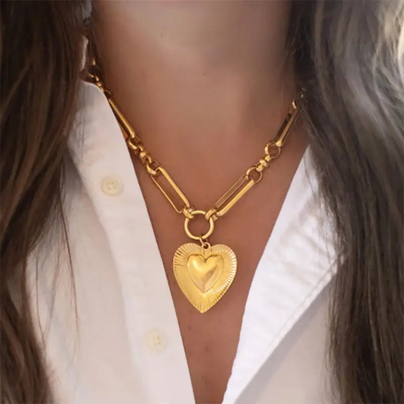 Etched Heart Chunky Chain Statement Necklace